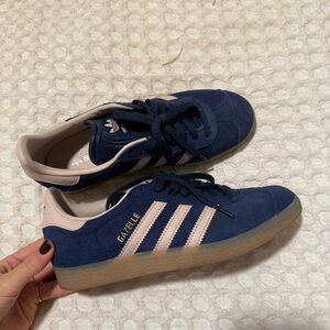 ADIDAS GAZELLE BLUE / PINK SIZE 7 W